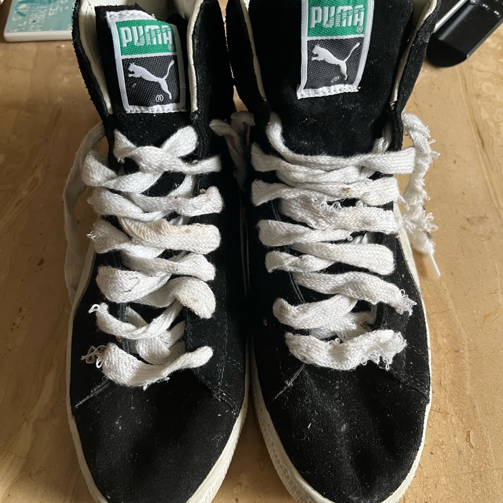 Men’s Hightop Puma Sneakers Size 9